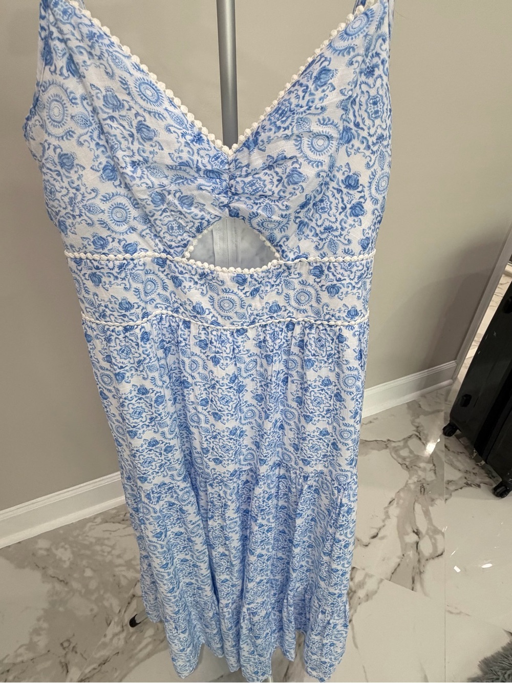 Trixxi White and Light Blue Paisley Maxi Dress - Picture 4 of 7
